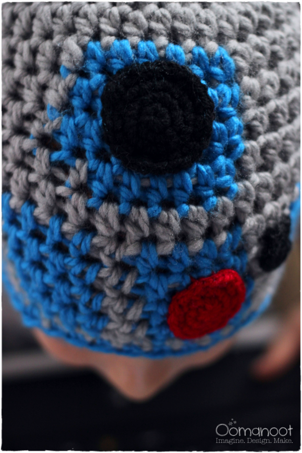 R2-D2 Crochet Hat Tutorial | Oomanoot #free #tutorial  #crochet #hat