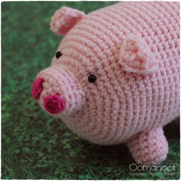 This Little Piggy Crochet Amigurumi | Oomanoot #free #crochet #tutorial #amigurumi #pink #piggy #pig
